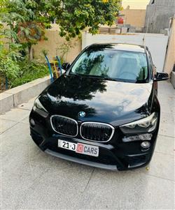 بی ئێم دەبڵیو X1